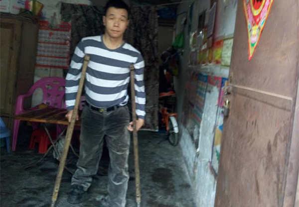 �㶫ʡ������һ�����׵�С��ׯ�һ��ͬ�ǲм��˵ķ��޳�����������38������ų�������ҵ������ˣ��������ص������ڷ��㣬˫����Σ��������Ž��չ�ͬΪһ��֫��м���������������˶�û�й���������Ŀǰֻ�������ĵͱ���ά�ֻ������