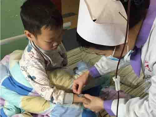 Ϊ�˻�ծ��ҲΪ���������ܼ������ơ�2013�꣬������������д����3���Ǯ����������������ʮͷС����������ÿ��������飬������������ЩС��������3���£��ۿ��Ϳ��Գ����ˣ��������Ӧ�ÿ���������ˣ�˭֪һ���������ˣ�����ȱ������������֪ʶ����ʮͷ��ȫ���ˣ�������Ƿ����3���Ԫ��ծ��