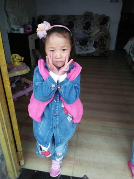 2016��4��9�������������ң�ңң�����ھӼҵĺ�����Ժ���棬��׷�Ҹϵģ�����Ц��һֱ�����ڴ����Ժ�����и����Ƶĵĵ��������������˶�ϵ��ˮ�������ϣ�����һֱ������Ҳ�����ȵ���ˮ��Ҳ���Ǻܼ�̵Ķ��������ǲ�֪��Ϊʲô��ˮ�������ͻȻ����������һ��ֱ��������ңң��ͷ�ϡ�