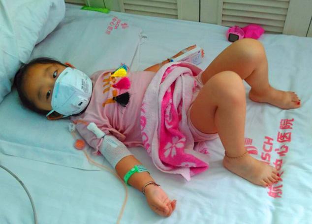 ȫ����˲��������ҿ�����Ů����������4�꣬����Ů��ʹ��ı��飬���׵��۾�����ĸ��������ʹ�Ŀ������ҵ�������ˣ�Ů�����ְ�һ������취���㣡