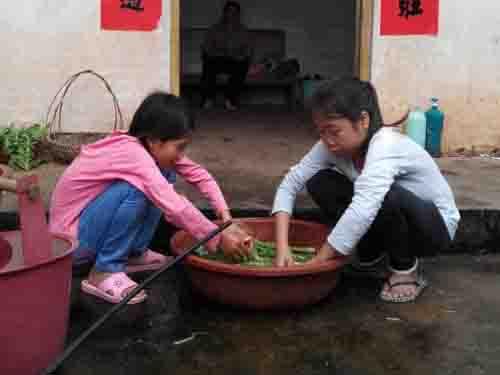 ľ��������һ��ƶ���ļ�ͥ���Ǹ�һ�����ͻ��˵��к�ƶѪ�ĺ��ӣ�Ȼ��������12�����꣬���л����һ�������˳���������Ѫ���ƣ���Ϊû�ܹ��õ���ʱ����Ч�����ƣ�ľ��������ܵķ�����ͬ���˳ٻ��˽���10����ͷ��������ˣ�ľ��Ҳ���������õ�������