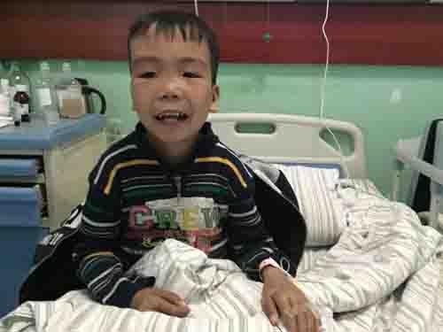 Ϊ����������ͥ�ܹ�����ά�֣�2008�꿡��ð�մ���3���Ǯ���а��˰�Ķ��أ��ֹ����ᡢ���ס����ǣ�������ȱ��רҵ�������������ջ��ũ��Ʒ������������ߣ����ͼۼ������������꣬��������û���ϣ��������˺ܶ�Ǯ��