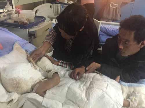 ������ɣ�����ڲ�һ��룬�����в�������������Ѵ��ˡ�С���ĸ�ĸ�����������򹤣��ʼ���ֻ�������Ĺ��������С����С�������˵��죬��Ϊ�����ţ�����ˣ�������ȥ��ţ��ʱ����﷢���˴��