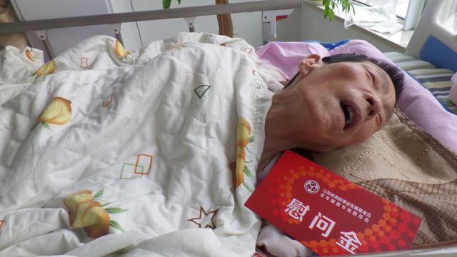 2��Ϊ�㽭�����ա����յȵ�50�������Թ�����ƶ�����˱���ҽ������Ҫ�Ը���ҽҩ�ѣ���ÿ��ÿ��200Ԫ��׼���ţ����Ỽ�����˼�ͥ�ľ���ѹ�������ϻ������˵õ���Ч���ƣ�200*12*50=120000Ԫ��