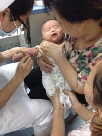 �Ǵ�����������Ѫ���ϻ��ƣ����½ݵ�ʱ��1��10���¡������˰���º�������ϸ����������35%��������أ�ҽ������ת��ʡ��ҽԺ���ơ�����֪������ס�˲Ÿ��ߵ�ʱ�������ӵ��ҡ������ű�ʹ�����飬����δ���µ�С���ӿ�ʼ����תԺ����-����һ������ס��������ҽ�ƴ�ѧ��һ����ҽԺѪҺ������