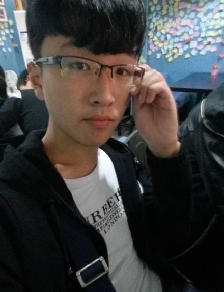 ��ԨҲ���£�֪�������������ã�֮����Ȼ����Ȼ�ۣ���������Ҳû�������ֱ���������Ѿ��׵Ĳ������ӣ��Ÿ��߳��зң�˵�е��ֲ�ס�ˣ��ܲ�������ҩ��һ������Ԩ�ؼҺ󣬳��зҿ������ӵ��ȣ����̷���Ҫȥ���ҩ����ͷ��ֱ�Ӵ��Ž�Ԩȥ��ҽԺ��