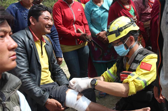 �ڱ����Ľ������ء��ֵ�������������Ӧ����Ԯ��Ժǰ���ȷֶӳ�ԱΪũ�񹤿�չ��ʮ�������������ֳ���Ѫѹ����Ѫ�ǣ�����С���˴����ȡ�