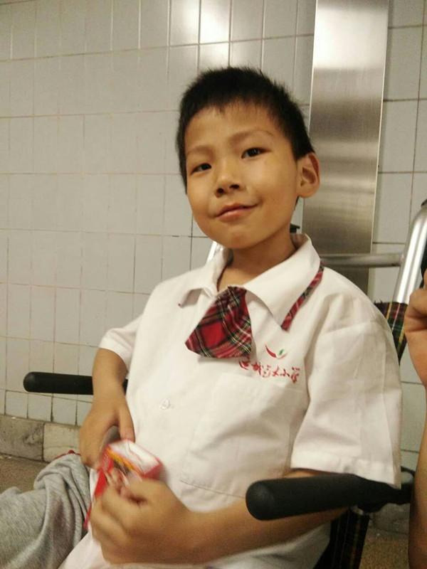 ȷ���С�����ڱ�����ͯҽԺ�������ƣ�ǿ�ҵĻ��Ʒ�Ӧ��������ӱ�����ĥ��ÿ�δ��ʴ��붼���ޡ�����������һֱ��һ��֧�ŵ���������������˵��&ldquo;ֻҪ���κ��Ҳ������ܶ����Ҷ������ܣ���������&rdquo;����������ѧ�������������������ۡ������ǿ��С���Ӻ���������޴������Ҫ�˸��Ƴ̵Ļ��ơ�