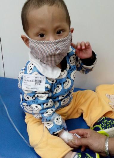 �Ӻ������������ڣ������Ѿ�����30����Ԫ�������Ǻ���2015��8�¸�ȾסԺ����Ļ��ѣ����Ѿ�����10�򡣺�����ũ��ҽ��������������40%���������ҽԺ�Ĺ�����ֲ�������ٻ�Ҫ 100 ��Ԫ�����������ͨ��ͥ�����޷��е��ľ޶�ķ��á���������ͥ�����˾ȶ�����ȴ��ãȻ�����������С�