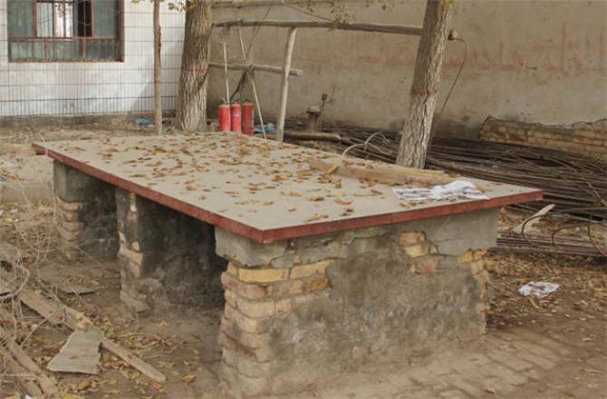 ѧУ������שͷ���ɵ�ƹ������