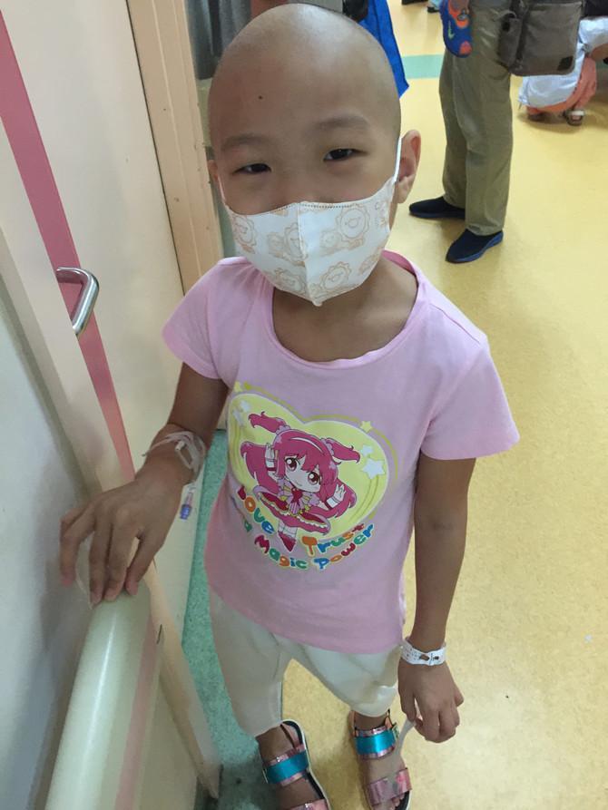 סԺ�����ؿ�ʼ���ܻ��ƣ��ڵ�һ���Ƴ̵�ʱ�����س�����ҩ�ﲢ��֢�����������ס����ӿ�ʼ��Ҫ���ʳˮ��һ����45��ȫ����Һά�֣��ҳ����ź��ӳ�Ѫ���Ǵ�������ע�������溢�ӳ�����һ�С�ÿһ�ο������ڲ������㲵�Ů�������ǵ��Ķ��ڵ�Ѫ��