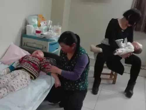 ����ʱ�����ռ��Ѿ����һƬ�𺣡�ֻ�����ӵ���������֥������С�ĺ��ӣ����������شӻ������˳�����&ldquo;���ڵ���һ������&rdquo;����������½������һ�����ҽУ��������ж������ﻹ�к��ӣ����ǲ���Ũ�̺��һ�����һ����������ͷ���˽�ȥ��Ѱ�ź��ӵĺ��������ý��߿�����ȼ�Ĵ��棬�����������Ⱥ󱧳���