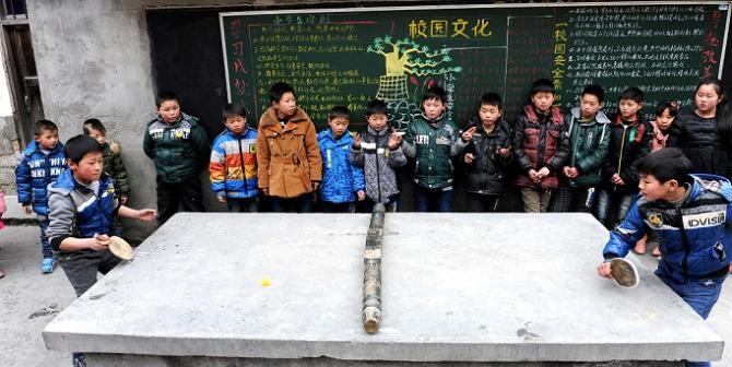 ����Ŀ���¡���ʵ���ǰ��˶�������ƹ����̨��˵ļ��ף�