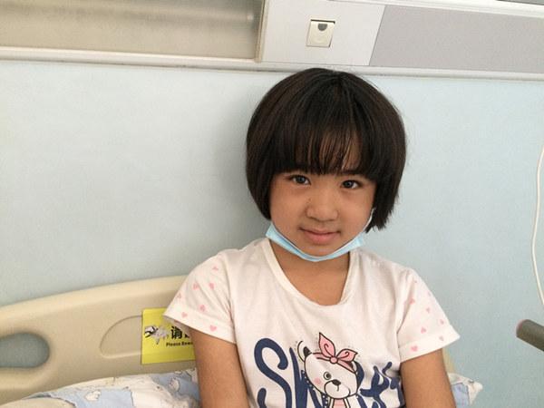 ��Ϊ���������壬����Ƥ����Ȼ΢�ڣ������࿡�Σ��Ը���˳������ϲ����ÿ�����ƶ��ر���ϣ���ҽ����ʿ���޲����ڵĹ����ã�����������Ĳ����Ҳ��ĬĬ���ᣬ�������۲��ѡ�