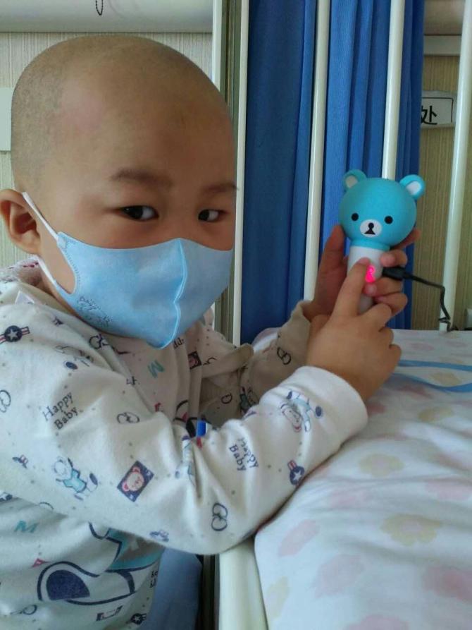 ���˰�����������һ�����ɿɰ��ı�������������ͯ������ʱ�����ȴ���������˰�Ѫ������ֲ��������������֡���ĥ��