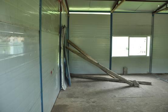 һ��ĵĻ��ܶ�ط��Ѿ����䣬��ʦ���ô�ľ����ʯͷ��ǿ��ס�ˣ�������©��©�����أ������ǾͰᵽ�˶����ϿΡ�