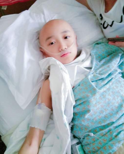 Ů�����������12���ˣ��ڵ�����Сѧ���ɷ�������ʱ��Ů������Сѧû��ã������Ժ�Ů������һ���Ӿͳ����˺ö࣬ѧϰ�̿��ڷܣ���ʦ��Ҳ�ǳ�ϲ������Ů����Ը���ǳ�����ϱ����廪����������ֵ���ͥ�����Ρ������е�һ�У���2016��4��15�պ󳹵׸ı��ˡ�