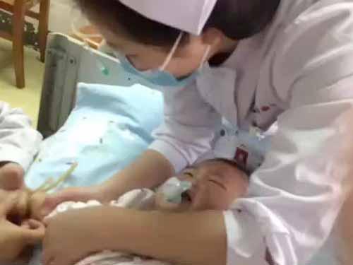 ƽ�������ӹ��˰��꣬����һ�θ�ð����ҽԺ������������Һ����ϸ��������������ȫ���飬���ָι���ָ���쳣��ת��ø�ߣ���ʱ�����ҽԺ����ȥ�人ͬ��ҽԺ��һ����飬���人ͬ��ҽԺȫ������һ���󣬽�������쳣��������������������Ժ�ĴΣ�����ȷ�����黼����ԭ�ۻ�֢��