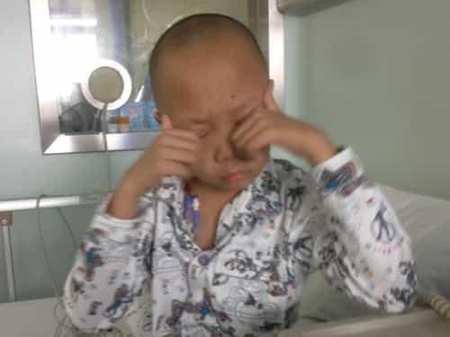 ����ȷ���ÿ���¶�������������ҽԺ������Ѫ��ÿ���ֳԳ���ҩ������ÿ���µ���Ѫ������������������ϼӴ󣨴ӿ�ʼ��1����λ�������3.5����λ����ҩ��Ҳ�����ӣ�����Ҳ��һ���һ��࣬��������Ǯ����Ƿ����ծ�����������Ѻ��������˵İ�������ʹ���ӻ����12���ˡ�