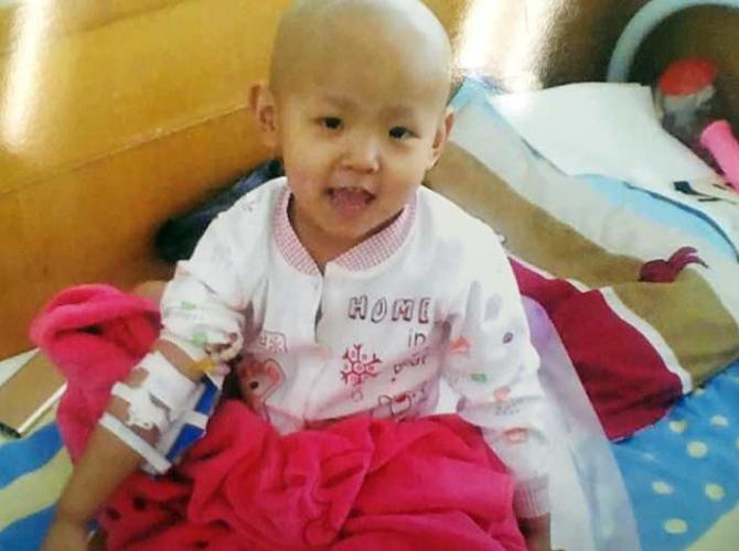 ��ʫ��һ�������ˣ�үү����С��������һֱ�ڼ��������չˡ�Сʫ�û���һ��һ���ĵܵܣ���ҽԺ�����ڼ䣬ʫ������˵Ҫ�ؼ����׶�԰�͵ܵ��档������ǻ�����Сʫ���Ѿ��ڵ��غ�ͷ�����׶�԰��������ÿ���ѧ�ؼҰ���ʦ�̵Ķ��質���ܵ�����