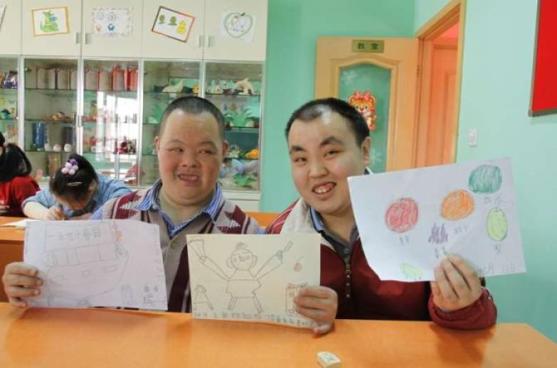 ������Ҫ��ʲô��ͨ������Ǳ�ܿ����γ̣����Ա�֢����̱�������ϰ��Ⱦ����ϰ�Ⱥ��һ��չʾ�Լ���������Ȥ�Ļ��ᣬͬʱ��һ���ĸ����������ܡ�ͨ��չ����д��������ȷ�ʽ���ô����˽���Ͽ����Ⱥ����������ܣ��Ӷ�ʵ���Բ��ϰ���ʿ������ֵ�;��ü�ֵ��ͬ��������