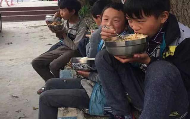 ��ʲô�ǲ����ƻ��� "�����ƻ�"�������ڸ���ɽ��ѧ����ʳ�����������ú����ܽ��������ò͵� ��Ŀ�����ǽ�Ϊ��Ҫ��ѧУ�������������̣�ϴ��Һ������ �����Ʒ�ȣ������Ž�����ʳ�ֲ᣻�����������õ���ʳϰ�ߡ�