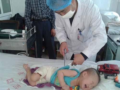 ���˽⣬Сة���������������ʿ��үү���������Ѯ���⹫˫Ŀʧ��������Ҳ̱���ڴ������м����һ���ص��������˺��Ӱְֻ�ϲ�Ҽ��ϡ����������ʮ�����ѣ����Сة��ס�������ˣ����Ʒ��ø�������һ����һ��Īչ�����ڵ����Ʒ��ü���ȫ�Ǵ�������������ƴ�����ġ�