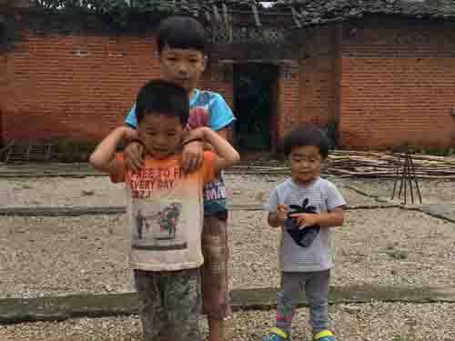 ��Խ�Ƕ��£���ĸԽ�ѹ�����˵������ֲ�����������к�ƶѪ�����Ǿ�������������������լ�����Եܵܳ����ˡ�Ȼ���ܹܵ���û�ܺ���լ������ϣ���լ����ҧҧ���������Լ������壬���ܵܶ��̺��ֻ��������ã����˵������õĹ������լȫ��ϡ�