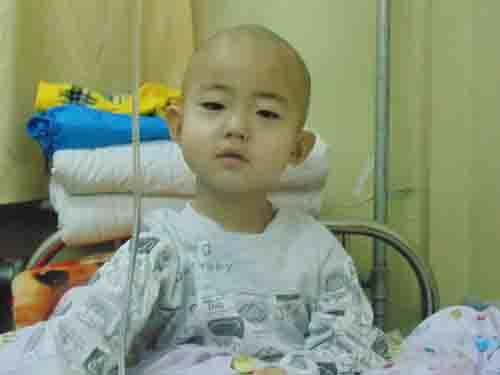 2014��1��6�ո��ղ��˵�С��������ĸ�����˼��ִ�ѧ��һҽԺѪҺ�ƣ�ҽ����һ�仰��һ���˷·��߽��˵���֮�ţ�&ldquo;�����ȷ�ﻼ�а�Ѫ��M3��&rdquo;�������İְ�˵����ʱֻ����ҽ���ں�����ͣ��˵��ʲô�����Ĵ���ȴ��һƬ�հף�ʲô��û�мǵá�