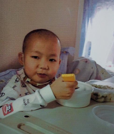 ����2�³�������Ļ���Ⱦɫ�屨��Ҳȷ�10�Գ��Ⱦɫ������8��������ģ�ԭ�����صĲ����һ���񻯣�סԺ�������£��Ѿ����ѳ�����ʮ�򣬺������ƻ�������ʱ�䣬Ԥ�ƻ������ٻ���Ҫ��ʮ�����ϡ�Ŀǰ�������ڶ������ƴ��Ƴ̣��Ѿ���������ѽ���10��Ԫ��