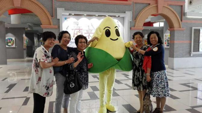 ͨ��Ƹ��ҵ�ڸ��о�����繤��������ѯʦ��Ϊ���־Ը�ߺʹ�ҵ��Ա�ṩרҵ������ѵ������Ŀ�����ڣ���ѵ�ϸ��ʧ��־Ը�߲�����200�ˡ�ʹ֮Ϊʧ����ͥ�ṩ����ܰ����Ч��־Ը����