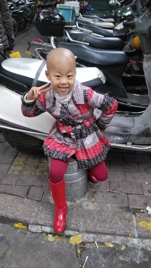 �ڼ��������һ����˸����Ժ󣬺��ӵĲ��������Ѿ���ȫ���⡣����Ϊ��ħ�Ѿ���ȫԶ�������ǣ������ڽ���7�½��и���ʱ��ҽ����֪���Ӳ����ٶȸ��������赽���õ�ҽԺ���й�����ֲ��