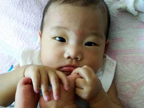 ������ְ����������Ȳ�����������������ң������������̨���죬�����Ÿ�������ƿ��ICU�����ң��������Ҵ�ICUת������һ�ж����ˣ��ͺܿ���Իص��ҳ�����ֻ����һ���µ���ů�ļ��ˡ�û�뵽�����󲻵�һ�ܣ������ظ�ǻ��Ⱦ����©���β��ţ����������ذ�Ѫ֢������10��25�ս����˶���������