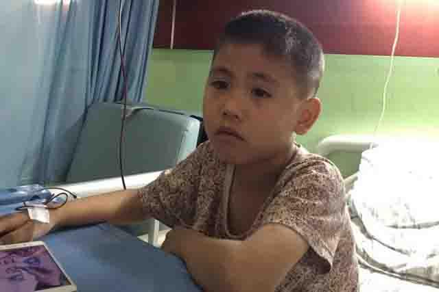 ��������ҽԺû��ѪԴ��ÿ����ʮ��δ�Ƽ��Ҫ������������Сʱ������ȥ��������Ѫһ�Σ�������ϸ�ð���գ�һ���»�Ҫ������Ѫ����ƶ�������ʲ���׸�ð���գ�������ҽԺ�ܣ��޴��ҽ�ƿ�����ȫ���˶�����������;����ϵľ޴�ѹ����