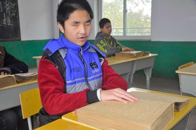 �ϲ���äͯѧУ�ǽ���ʡΨһһ�����ҿ������һ����ģ�������������רҵѧУ��ѧУʵ��Сѧ�����С�ְҵ���У���ר����Ԫ���������н�ѧ��14����200������Уä����