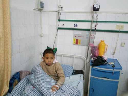 ����һ���ʱ��ҽԺȷ�ﻼ�����͵��к�ƶ����������׸ı����������ˡ�ӵ��һ��������������ڴ�С������ѪΪ����������˵��ֱ�Ǹ��Ρ���ȷ�����һ��������ÿ����ʮ���Ҫ��Ѫһ�Σ��������Ѿ���Ѫ7�꣬һ���˿������7�겻Ը�������Լ������ˡ�