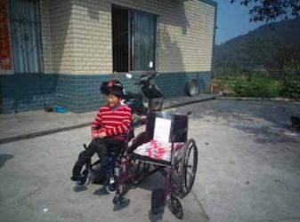 �Լ����Ѷ�ͯ��ȡ���ڸ�Ԥ��ʩ�����յ�����Ч�������ҷ��õ�����2-3ǧԪһ˫����Ь��2-3��Ԫһ�����������������������Ϳ��Դ����Ʋ��飬ӵ��һ����Ϊ��������֫������ӵ�������˵����