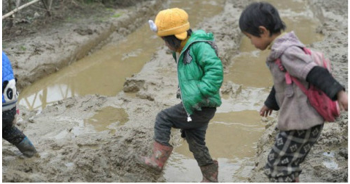   ���ض�ͯ��ҽ���ѣ������������Ρ���סƫԶɽ������ĸ�������ߣ���ʳ�ò����������ţ�����ð����θ�׽϶ࡣ��Щ��ʱ�໤�����������ಡ�������˷��ð���Լ��������չ��Լ�����̸�����չ˺��ӡ���ͨ����ˮ�ȶ����¹������ض�ͯ����ҲƵƵ������ 