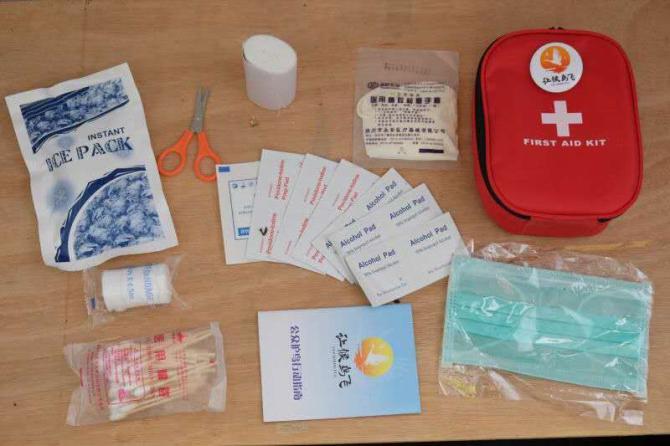 ����Ŀ���¡���̬��Ӱʦ������ԭ��ֻ��һλ��ͨ��������Ӱ�����ߣ���Ϊ����Ŀ������������޼У�������׷�Ͼ�������Ϊ��Զ����ʹ���Ӵ��Ժ�����Ϊ�����ˣ�������飬��ȫ��������