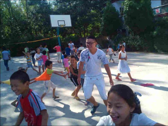 ��Ŀ�������ض�ͯ��չΪ��21���У�ڻ�������Ӫ��ͨ������֪ʶ��չ�ķ�ʽ�̻Ả�������ҷ����������������������������ŵȡ�