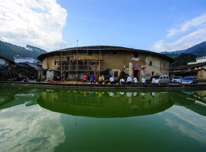 ����¥һ�����ɹ�����2016��1�¿�����6���깤���������ﻮ������¥����Ժ����������Ϊ����3000������¥��ĵ�һ����Ժ��2016��5�£����Ŵ�ѧ���Ϻ�ŦԼ��ѧ����ʦ��ͬѧ����֧�̣�Э���ﱸ������Ժ���й���ǰ�Ľ�����Դ���ز����⣬��������2000����ˣ�ȴ��һ���׶�԰��û�С�