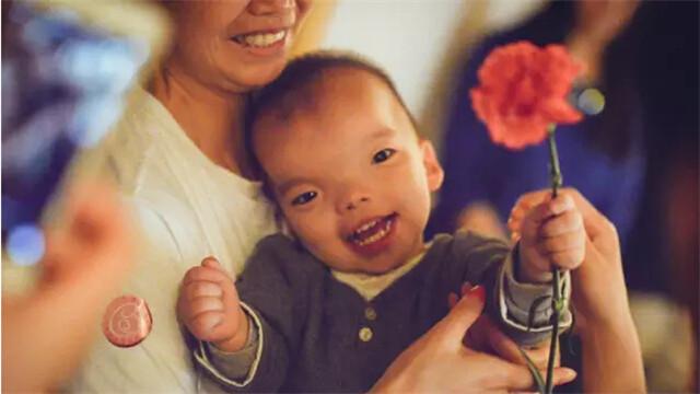 ��һ�ۼ������٣�С���ӵ���ò��ҽ����Ա����������������Щ���ĳԾ������ǿ��Ű�����СС��������Ҿ�����ֻ����һ���ر����ڲ�ͬ�ı�������ֻ����Ҫ����İ���