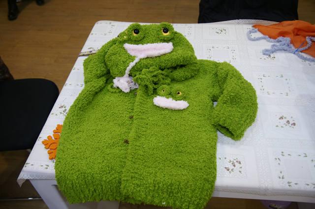 �м���������֣�Ϊ���ض�ͯ��ȥ��ů������ͯ�ꡣ