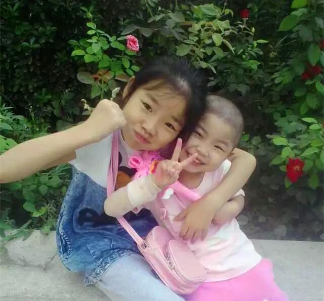 ȥ������ʱ���ҷ�����СŮ����˼����ɫ���ƣ���Ҳ��˵�Լ�����û�������������е��յ������Ҹ����Ӿʹ���ȥ��������ҽԺ��飬�����ϸ���ǳ��ߣ�ѪС�����ϸ�����ܵͣ�������ָ��Ҳ����������ҽ������Ů���õ��ǰ�Ѫ�������Խ����������ϴ���ȥ�ϼ�ҽԺ��顣