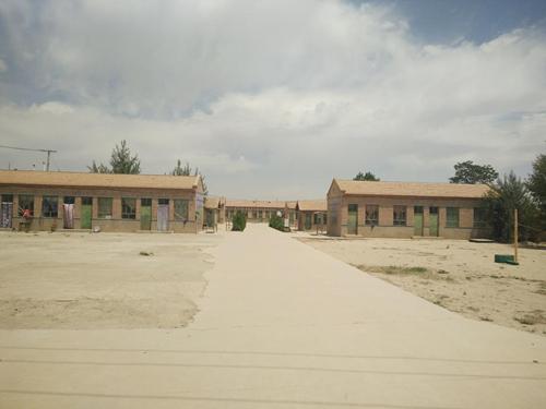 ������ˮ��Դȱ����һ���ͨ��ˮ�Ѻ�ˮ���õ����ƣ�����Щ��������һ���ˮ�Ѻ�ˮ�����������㡣ͨ��ʵ���߷ã����Ƿ����Ի����ء���Զ�غͻ�����ߴ����ԣ������꽵����ϡ�ٵ���ͨˮ�Ѳ������㵱����ˮ���󣬵���ˮλ�ֵ����������׶࣬�򾮳ɱ��ߣ���Ҫ���ӿ�ѧ�ķ��������Ƶ���ȱˮ���Ͼ����⡣