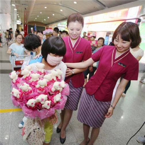 1��2013��6���ŶӰ���ҽѧԺ�İ�Ѫ����������������ǵ�&ldquo;��һ��&rdquo;�� ����һ�����ý���������������������һ�����ʱ�����������ǣ�&ldquo;���壬�Ҿ���Ҫһ���������ص��顣&rdquo;����������&ldquo;Ϊʲô��Ҫ�����&rdquo;����˵��&ldquo;�����Ҫ�й������ص�ħ�����Ϳ��Բ��ò����ĵܵ�����������ʹ���ˡ�&rdquo; 2��2013��7�£��ŶӰ�����Ѫ��Ů��ʯ��ʵ������ǰ������Ը��������ȫ�Ҹ�������ȥ���������������������֣������󺣵�ʱ�򣬴󺰣�&ldquo;�󺣣�������&rdquo;���ڳ���־Ը�߶���������ˮ��  ��ͼΪ��Ѫ������ʵ������Ը��&mdash;&mdash;ȥ������