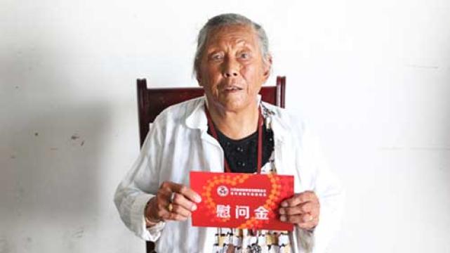 ��������ô���� ���ǽ��ڽ��ա����ա����ϵȵأ�Ϊ 100λƶ���Ĺ¹����ˡ��м����˺Ϳճ����ˣ�ÿ�˷���1000Ԫ����ο�ʽ𣬲��������ǵ�ף������Ŀ�ܼ�100��*1000Ԫ=100000Ԫ��