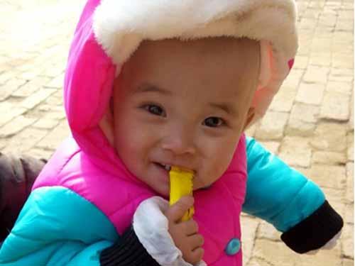 ҽԺ������������������β�г����������ǽ������߶��ҽ�Ʒ�ѹ��һ���˴��������������Ӱְֶ������ܽ���������Ԫ�ѻ��⣬�������˺�ҽ����ͣ�ش����������Ƶ���Ϣ����ĸ�䲻�������������Լ��ؼң�����ûǮ�������ƣ�ֻ�ô����Ӻ��������˾����������ؼҡ�