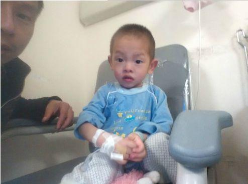 ���ӵĸ�ĸ�ִ�����ת���˱�����ѧ��һҽԺ���ƣ�����·�ϼ������ĥ�����ӿ��Դ�ѪԽ��Խ�����˵ģ���ѪʱС����ܸ��ְ�˵��&ldquo;���ҽ���������ҽ����������ҩ�����ҳԡ�&rdquo;