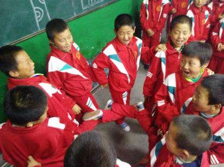 ����ʦ�����������£����������������ֵ��õ��űߣ�����ѧϰ���������ԡ�������Щ��ǰ�����Ӵ���������֪ʶ�������ǳ����˺��棬��ͨ��������İ��İ������Լ���Ŭ��ѧϰ����Щ����Ļ����ջ�ʵ�����ǵ��������롣